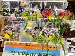 お彼岸のお墓参りに生花を