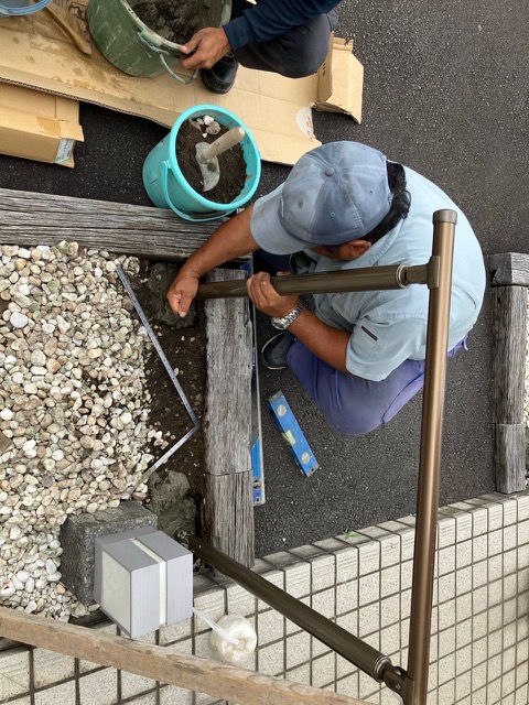 店舗に手すりを設置しました