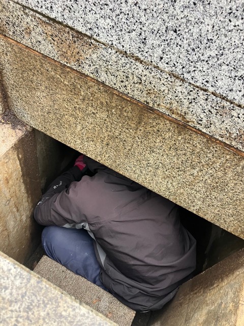 納骨「墓石部出動！」