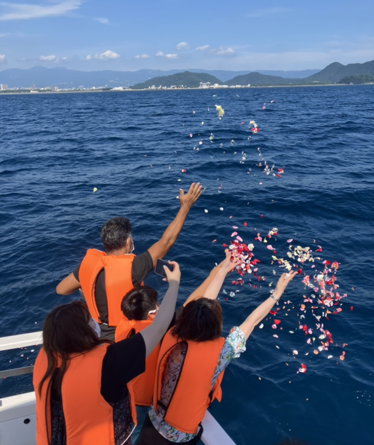 海洋散骨にて