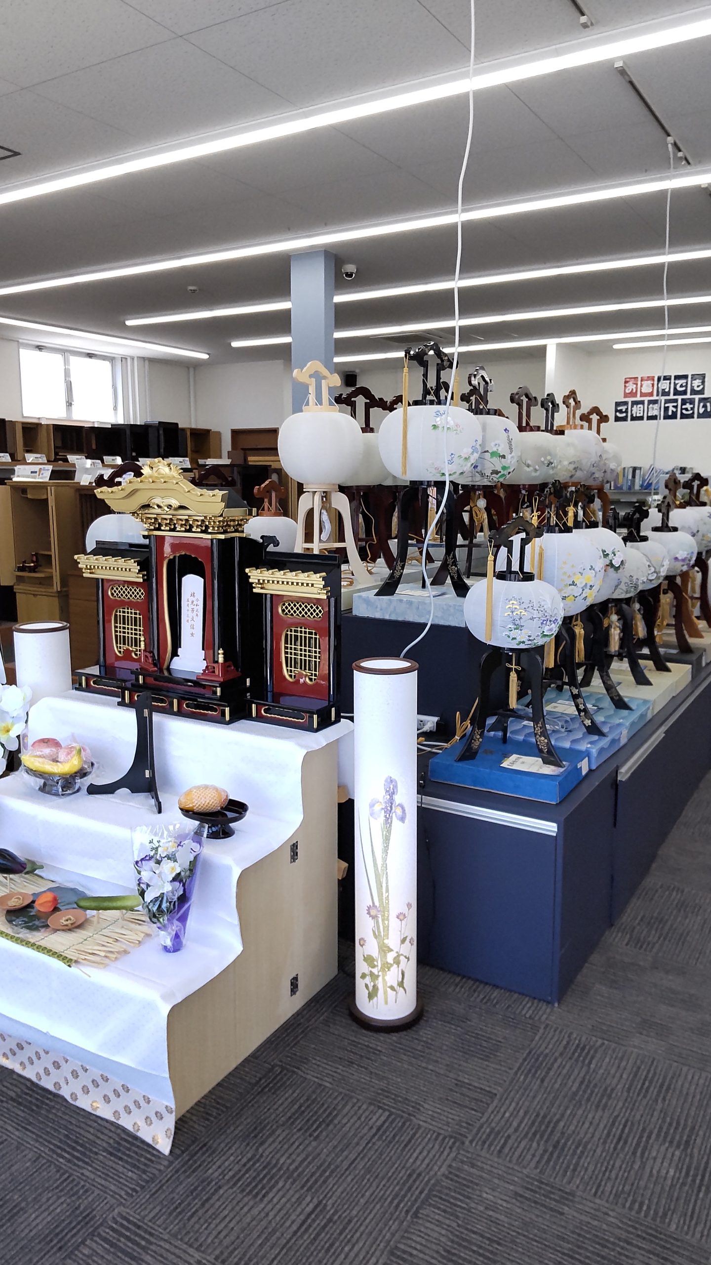 お盆の展示がはじまりました。