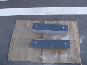 端にボルトを付けました